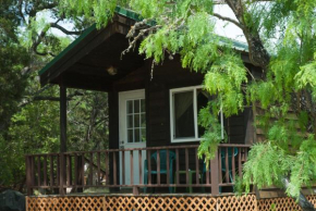  Medina Lake Camping Resort Cabin 8  Лэйкхиллс